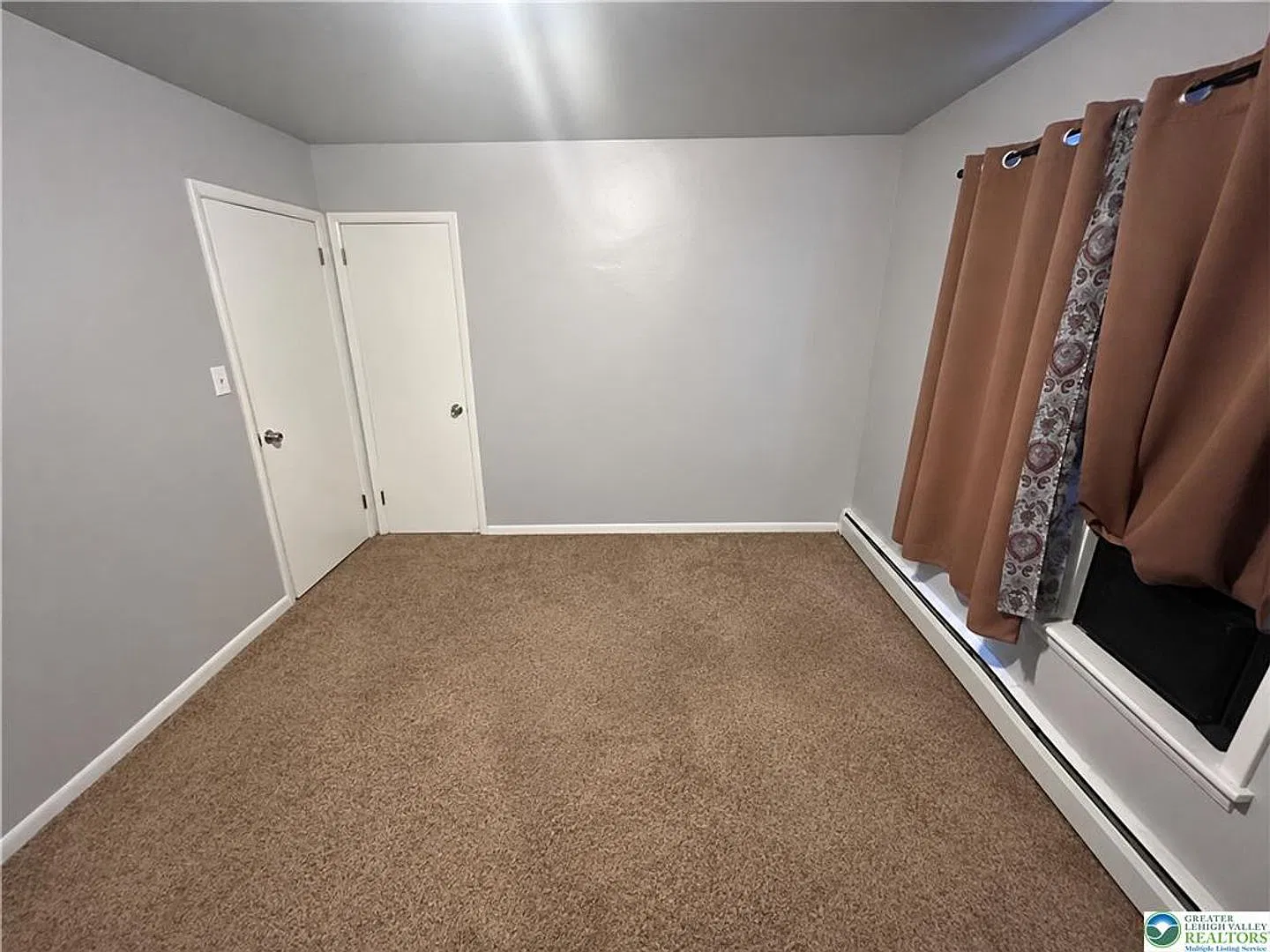 515 W Washington St — Photo 4
