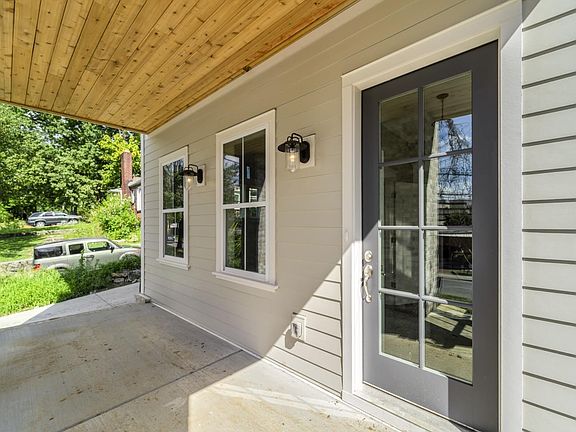 3rd image of 3323 Orleans Ave Lot 1