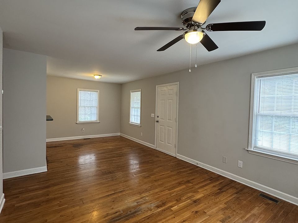 2nd image of 1007 Thomas Ave