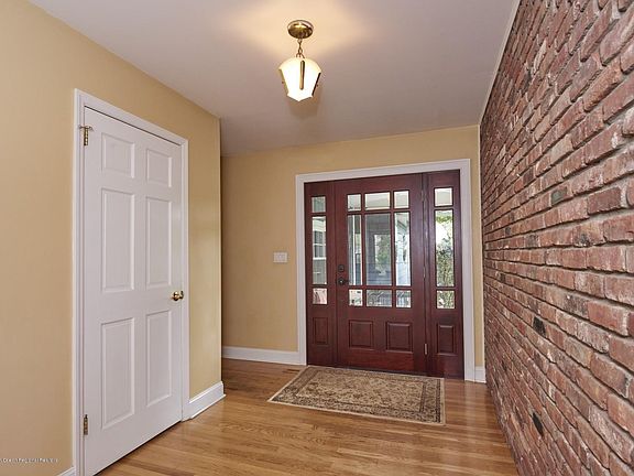 4th image of 52 Marcshire Dr