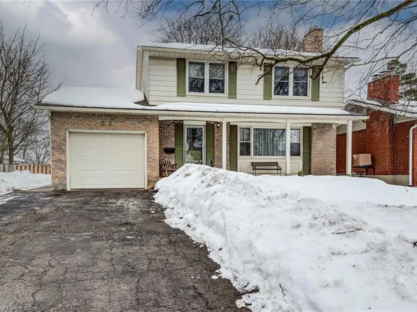 21 Crestwood Dr, Cambridge, ON N1S 3N8