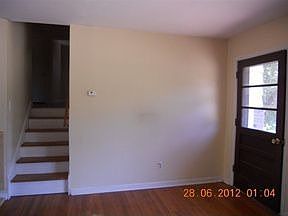 3rd image of 110 Oakdale Dr