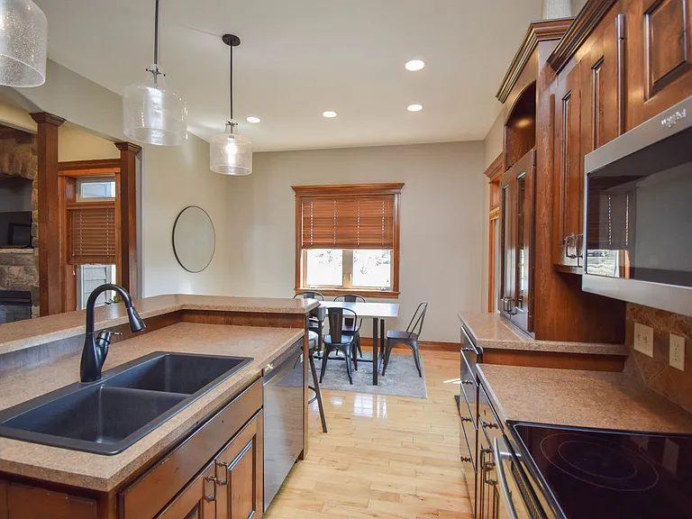 2204 S Silverthorne Ave — Photo 15