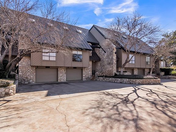 2nd image of 301 Island Dr
