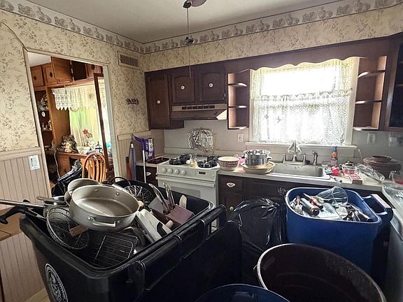 3rd image of 36 Winding Way