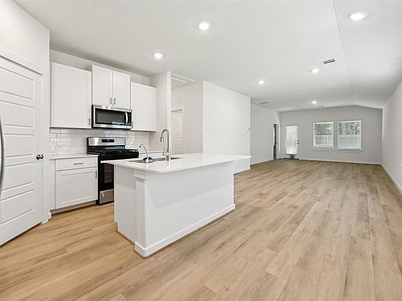 2nd image of 2310 Pioneer Landing Ln