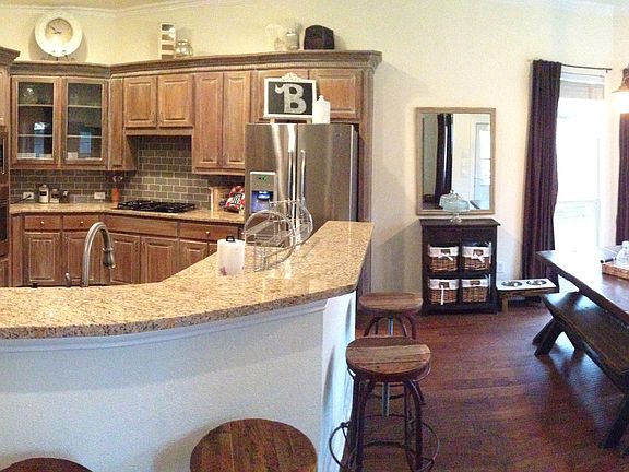 3rd image of 1112 Shady Oaks Cir