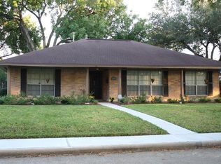 1514 Festival Dr, Houston, TX 77062