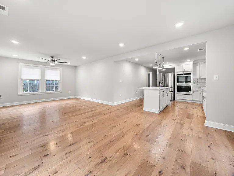 2322 Greenland Ave — Photo 6