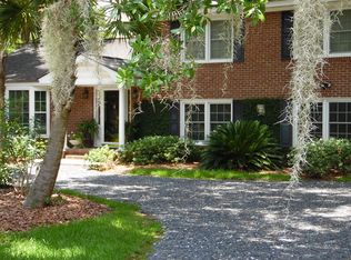 1776 Huntington Dr, Charleston, SC 29407