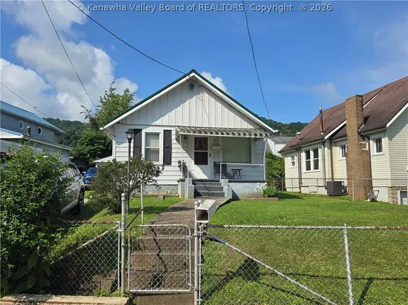 127 W Central Ave, Belle, WV 25015