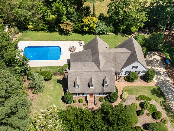 2nd image of 3310 Jennings Farm Road NW
