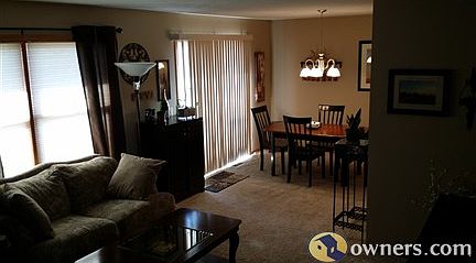 Living room/dining room