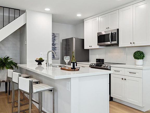 4th image of 5494 Judith St APT 2