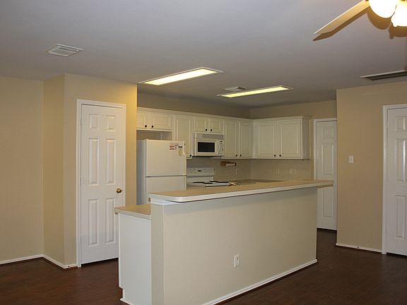 Lots of preparation space!