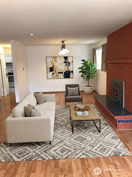 5th image of 23504 58th Avenue W