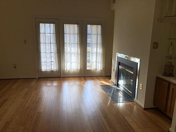 4th image of 20529 Shadyside Way #A
