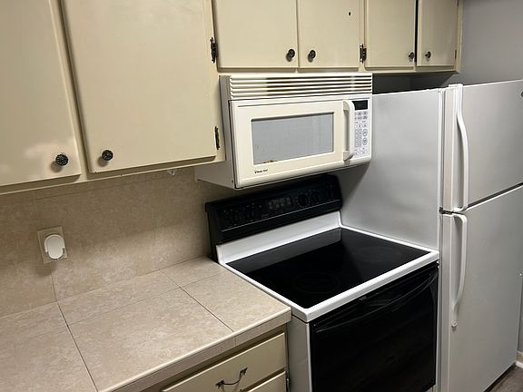5th image of 145 Picardy Villa Cir APT 202