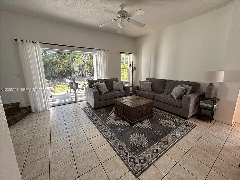 1037 Park Ridge Cir — Photo 26