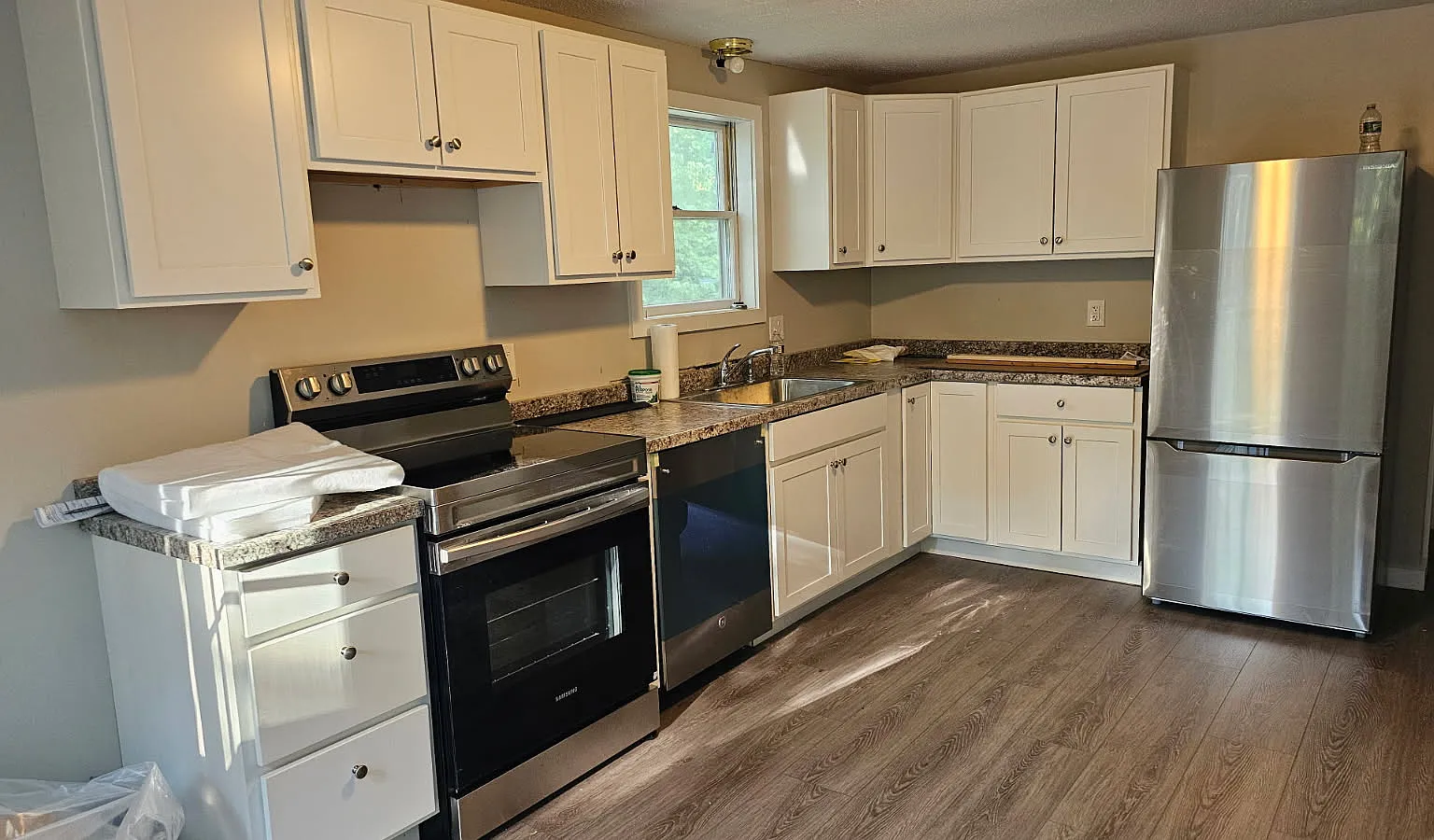 3 bed, 1.5 bath, 1000 sqft, $2,750 — Photo 3