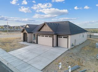 7976 Gilbert St, West Richland, WA 99353