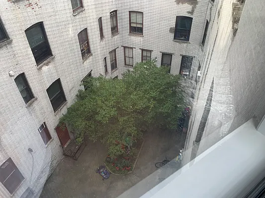 Rented by H L Dynasty Real Estate Corp | media 35