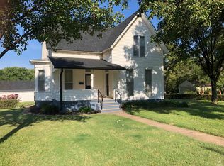 710 N Cedar St, Abilene, KS 67410