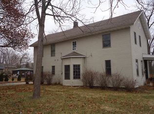 1003 Plain St, Peru, IL 61354