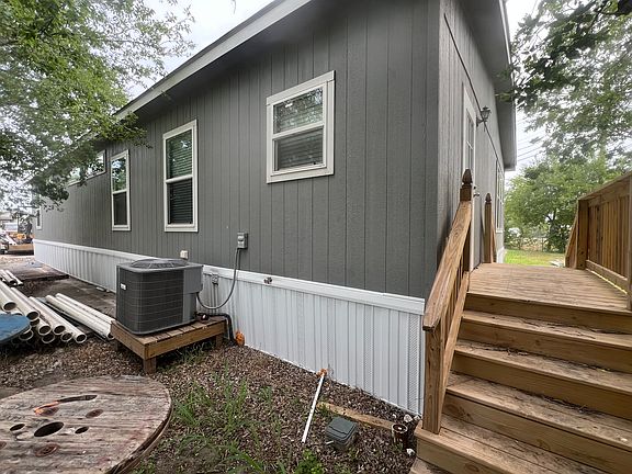 4th image of 272 Orange St