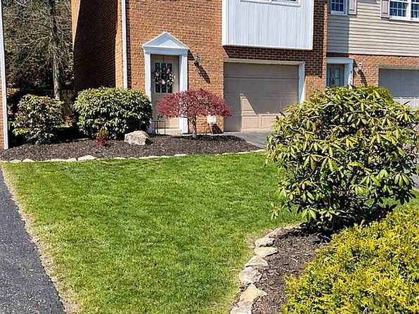 1128 Cranston Dr, Greensburg, PA 15601