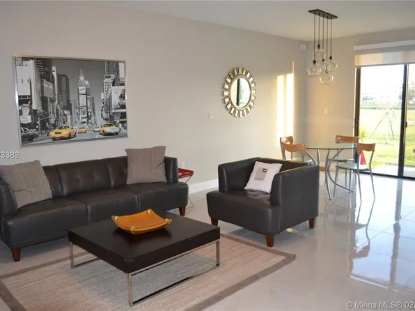 306 NE 194th Ln, Miami, FL 33179