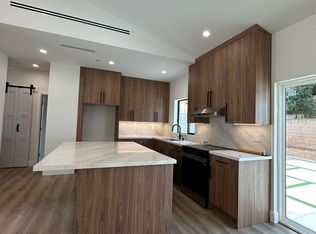 8448 Oswego St, Sunland, CA 91040