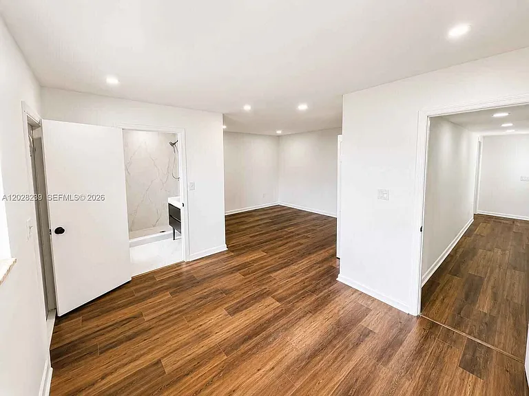 6560 Hayes St — Photo 14