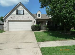12332 S Cedar Ave, Jenks, OK 74037
