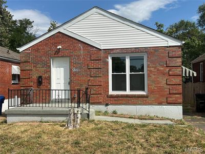 1228 Grant Dr, Saint Louis, MO, 63132