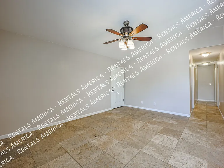 771 E Laredo St — Photo 17