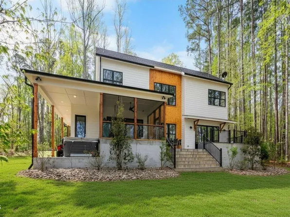 401 Oakwood Ln, Roxboro, NC 27574