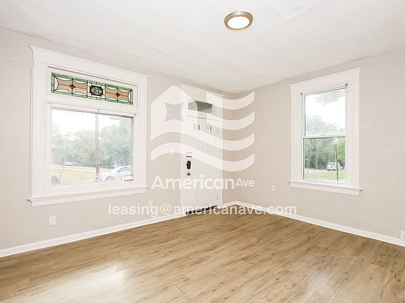 645275_004_living_room_14043027.jpg