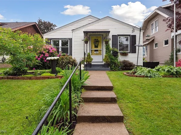 735 Rotch Ave NE, Massillon, OH 44646