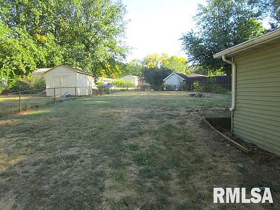 4th image of 2204 Easter Ave