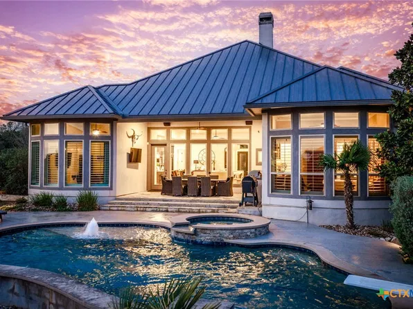 561 Cross Oak, New Braunfels, TX 78132