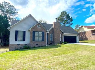 5715 Walkabout Rd, Hope Mills, NC 28348