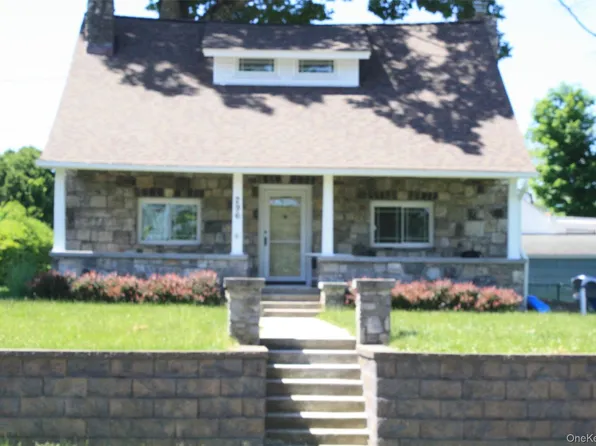 296 Lakeshore Drive E, Carmel, NY 10512