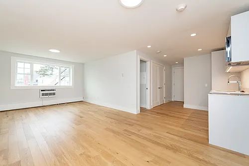 162 Summer St Photo 1