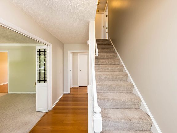 5th image of 8047 Simfield Rd