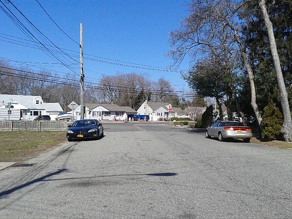 5th image of 42 Venedia Dr