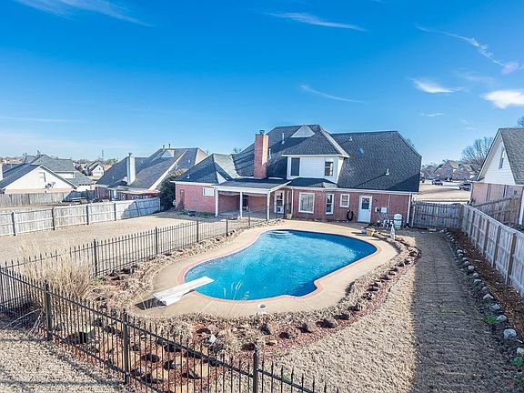 4th image of 1863 Oak Springs Dr
