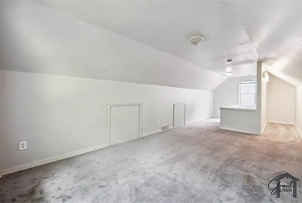 19401 Grandview St — Photo 20