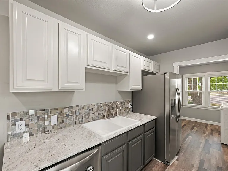 403 N Baumann Ave — Photo 12