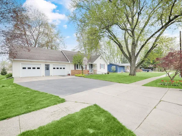 202 Franklin St, Blissfield, MI 49228
